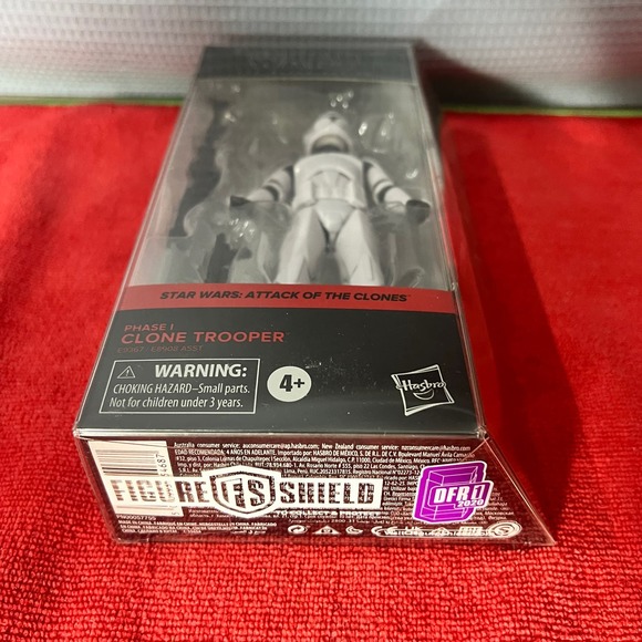 Star Wars Black Series Clone Wars Phase 1 Clone Trooper Action Figure w/Case - Picture 3 of 7